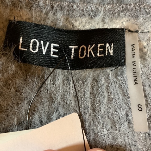 Love Token “Grey Snake” Sweater - softest thing I ever felt! NWT Size Small - Picture 4 of 8